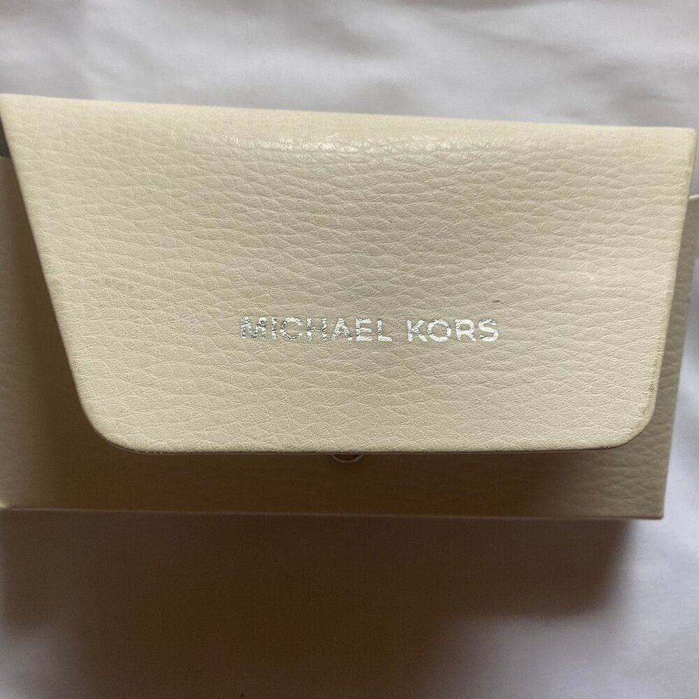 Michael Kors Hard Eye Glass Flip Over Snap Shut Case Only White , 6.5" x 3" x 2"